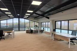 Dans un projet de cette ampleur, les travaux de plâtrerie, plafonds, sols souples et peinture jouent un rôle essentiel dans l’organisation des espaces et le confort au quotidien